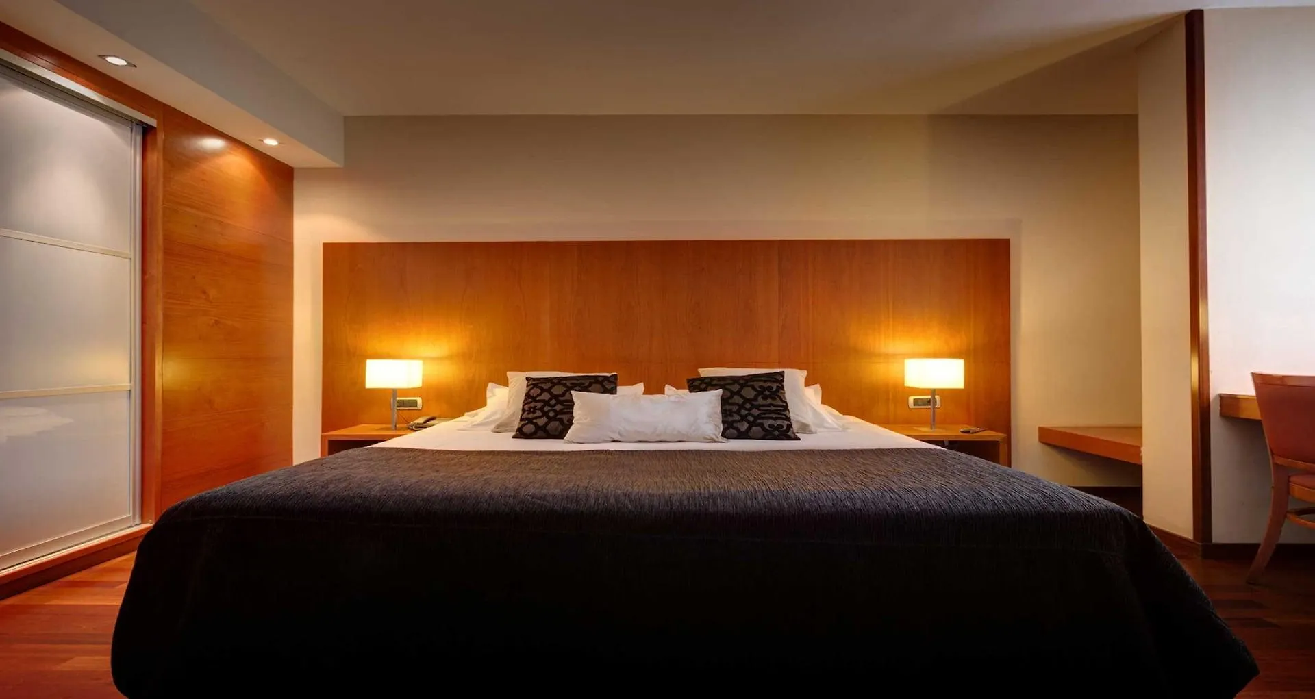 **** Hotel Acevi Villarroel Barcelona Spain