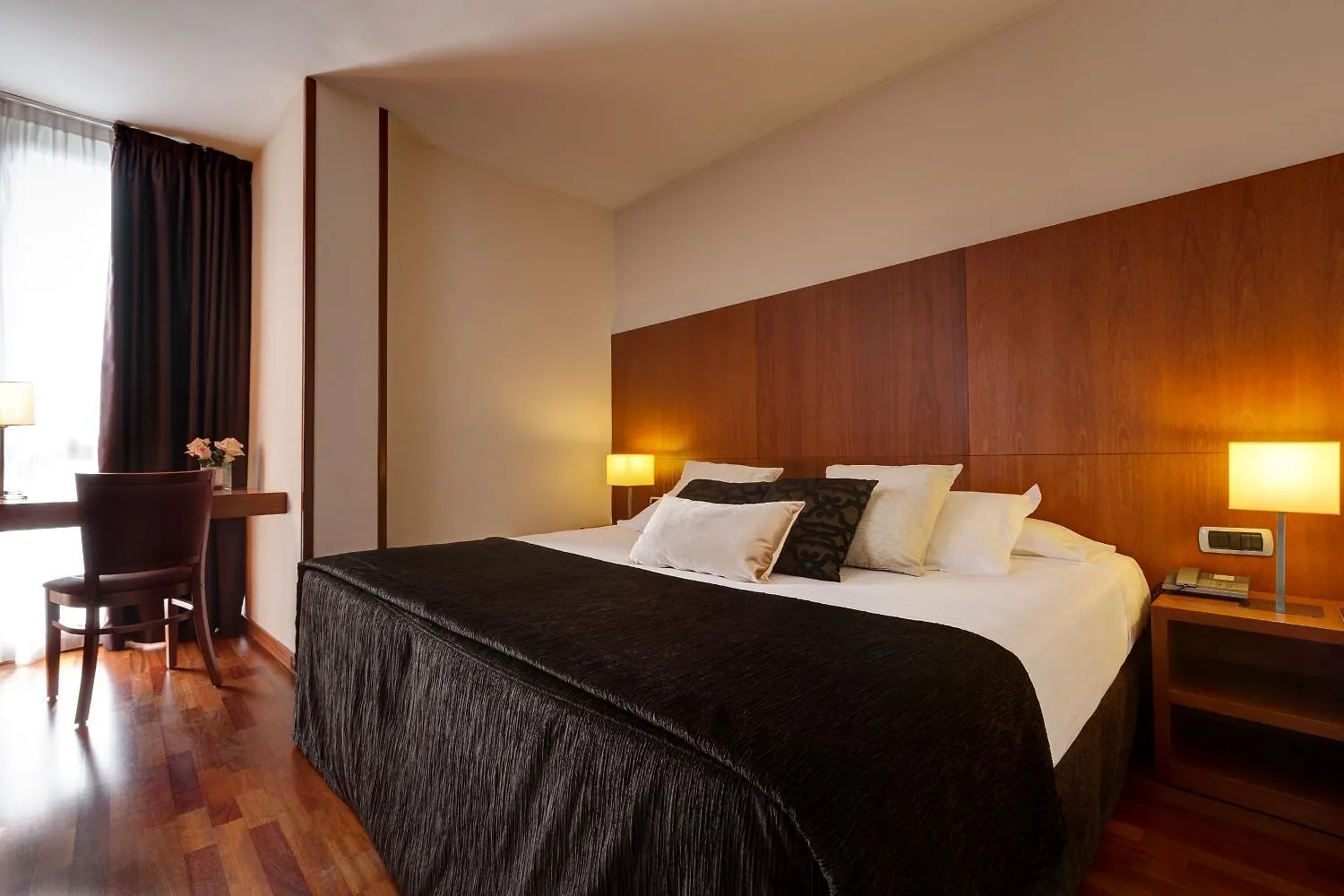 Acevi Villarroel Barcelona Hotel