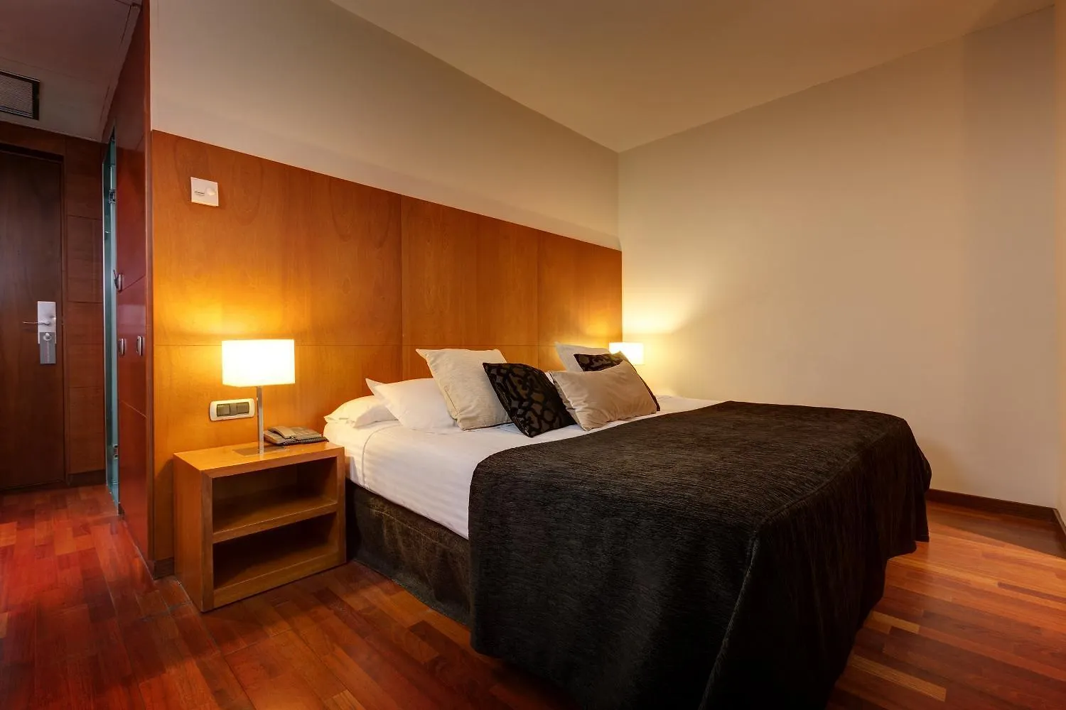 Acevi Villarroel Barcelona Hotel