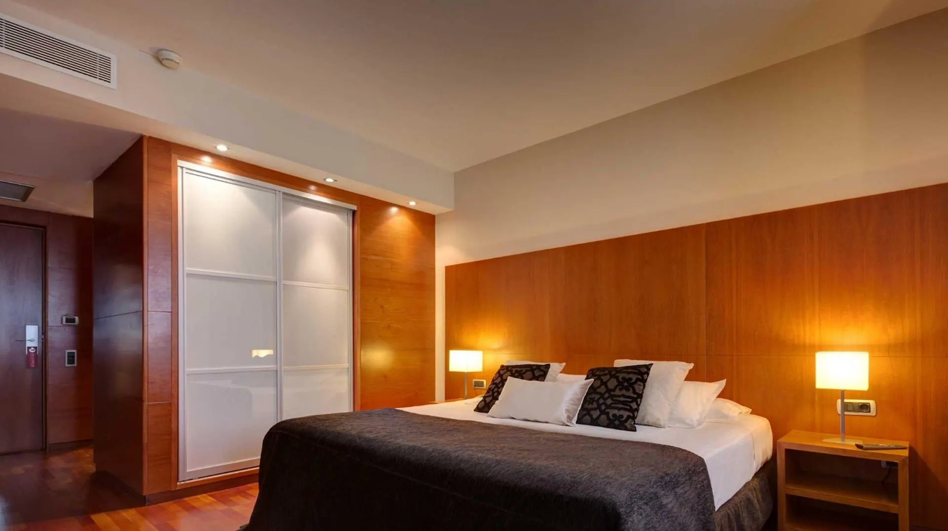 Acevi Villarroel Barcelona Hotel
